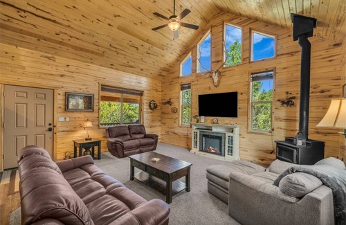 Orderville Cabin | 74 m² Cabin ∙ 2 bedrooms ∙ 6 guests