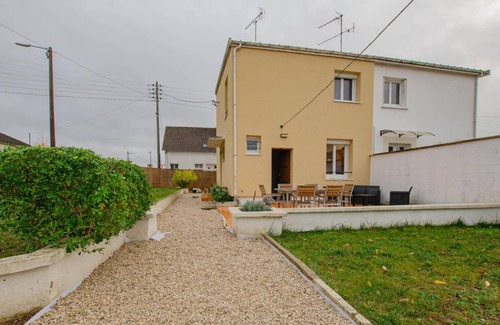 Saint-Julien-les-Villas House | 75 m² Gîte ∙ 2 bedrooms ∙ 5 guests