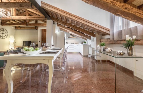 Santa Croce Apartment | 75 m² Apartment ∙ 1 bedroom ∙ 2 guests
