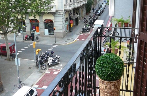 Sant Gervasi Apartment | 75 m² Apartment ∙ 3 bedrooms ∙ 8 guests