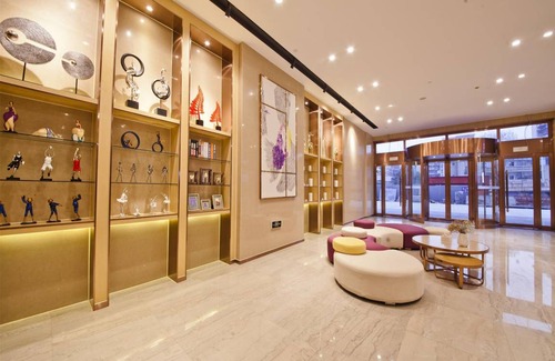 Fu Rong Hotel | 75 m² Hotel ∙ 6 bedrooms ∙ 10 guests