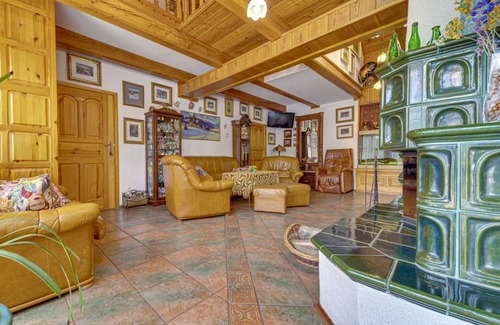 Borowna Other | 750 m² Accommodation ∙ 6 bedrooms ∙ 12 guests