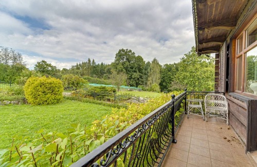 Borowna Other | 750 m² Accommodation ∙ 6 bedrooms ∙ 12 guests