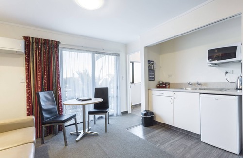 North Dunedin Apartment | 755 Regal Court