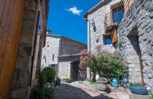 Saint-Michel-de-Boulogne House | 75m2 duplex + terraces - spa access - Thai massages - table d'hôte .