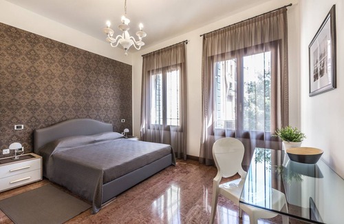 Santa Croce Apartment | 77 m² Apartment ∙ 2 bedrooms ∙ 4 guests