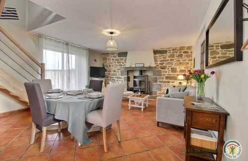 Plouaret House | 77 m² Gîte ∙ 3 bedrooms ∙ 4 guests