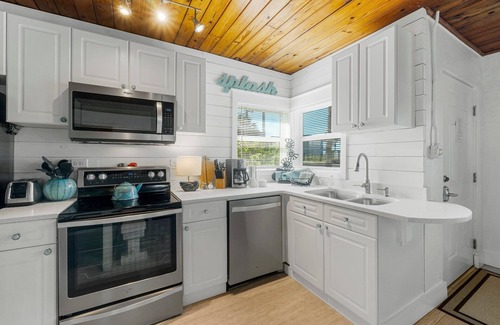 Laguna Beach Estates House | $775! August 8-23! Quiet Laguna Beach! Directly Across Street-30' to Perfect Beach Access #83