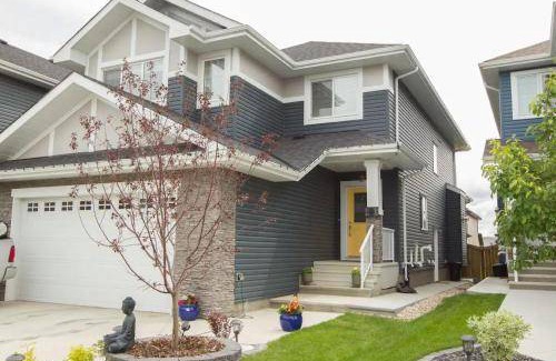Southwest Edmonton Apartment | 79 m² Apartment ∙ 2 bedrooms ∙ 6 guests