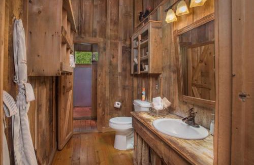Wellborn Bed & Breakfast | 7F Lodge and Events