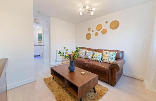 Aylestone House | 7Nights Special l Modern House near City Center Sleeps 6 with Free Parking l By Zen Nights Short Lets & Serviced Accommodations