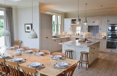 Saint Austell Bay Cottage | 8 bedroom accommodation in Porthpean, near Charlestown