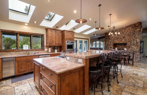Ridgway House | 8 Bedroom or Reserve as a 4 Bedroom - Rates Reflect a December Discount!