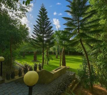 Rajawas House | 8 Bedroom Private Luxury Farm with Pool, Garden & Game Room