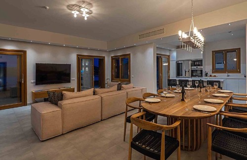 Xerokampos House | 8 Bedrooms - Privacy Styling and Ambiance