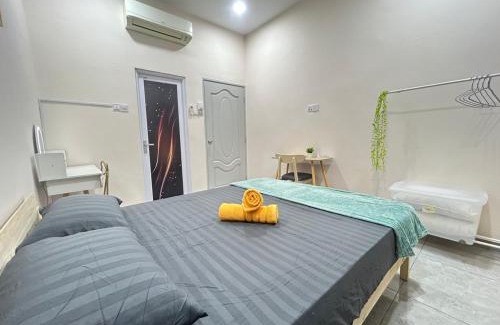 Seremban House | 8 Bukit Markisa nearby CMH 10Pax