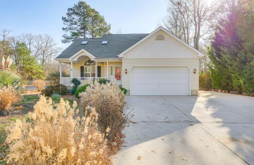 Ocean Pines House | 8 Mi to Beach Ocean Pines Home Near Marina and Golf
