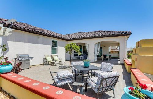 Acampo House | 8 Mi to Lodi Lake Luxe Home with On-Site Vineyard