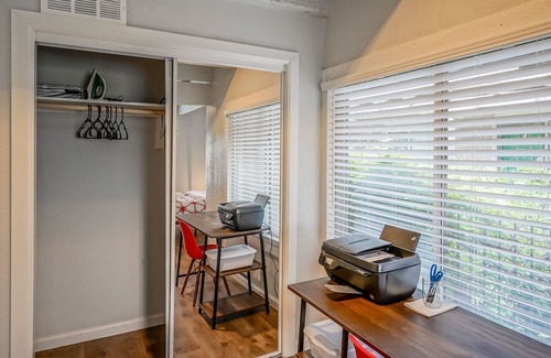 West Old Town Apartment | #8 ocho vino · 2bd 1.5ba, King/Queen, 2 TV's - Walk to Old Town