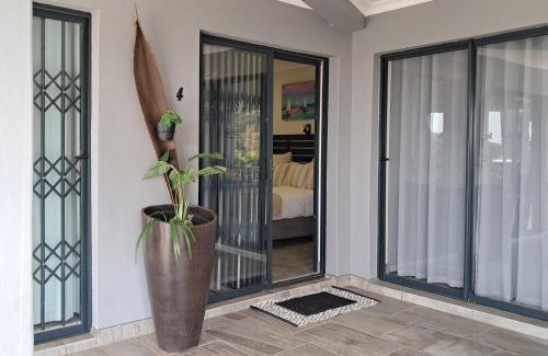 Umtentweni Bed & Breakfast | 8 On Eagle Bed & Breakfast Room 4