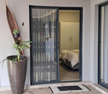 Umtentweni Bed & Breakfast | 8 On Eagle Bed & Breakfast Room 4