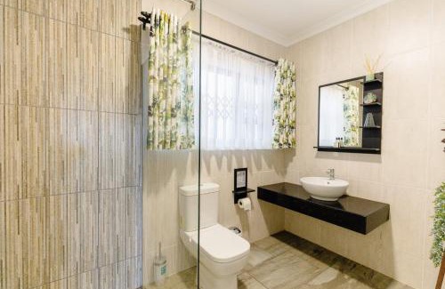 Umtentweni Bed & Breakfast | 8 On Eagle Bed & Breakfast Room 3