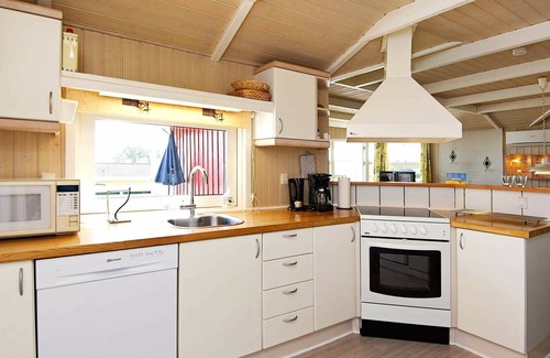 Grønninghoved Strand House | 8 person holiday home in Sjølund-By Traum