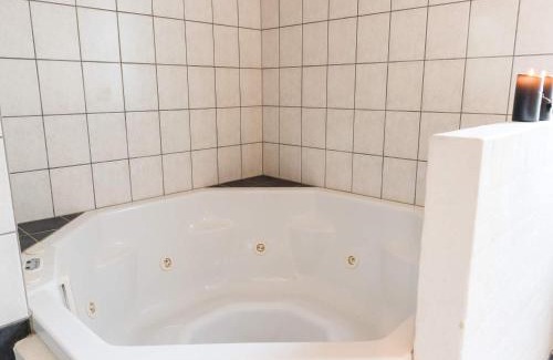 Jegum House | 8 person holiday home in Oksbøl