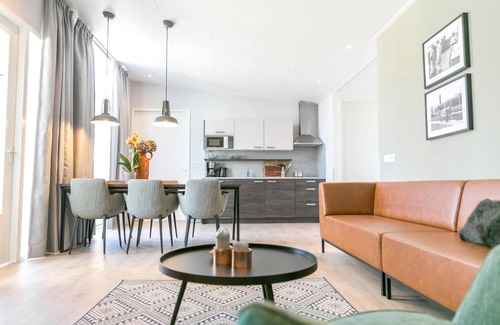 's-Gravenzande Ski Chalet | 8 personen luxe bungalow met serre