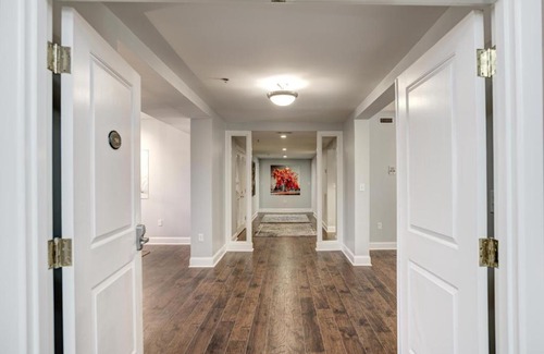 Asheville House | 8 Village Lane 200