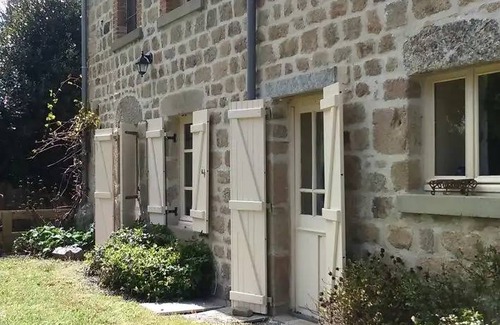 Saint-Yrieix-la-Montagne House | 80 m² House ∙ 2 bedrooms ∙ 5 guests