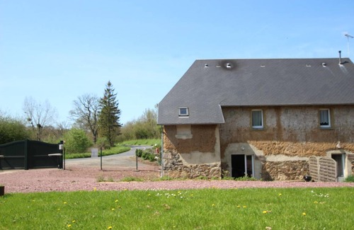 Saint-Sauveur-Lendelin House | 80 m² Gîte ∙ 2 bedrooms ∙ 4 guests