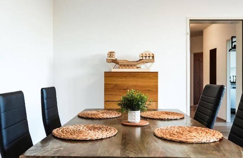 Wiener Neustadt Apartment | 80 m² Apartment ∙ 2 bedrooms ∙ 6 guests