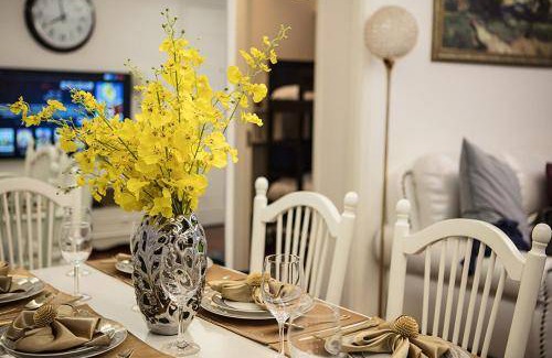 Tsim Sha Tsui Apartment | 80 m² Apartment ∙ 3 bedrooms ∙ 9 guests