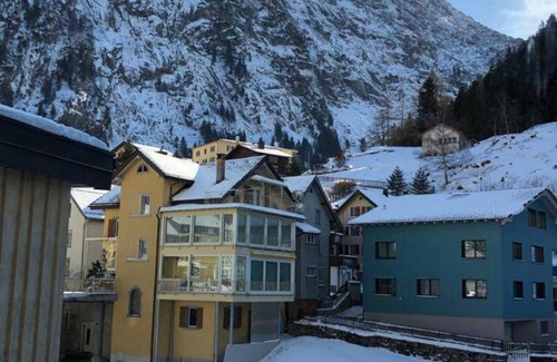 Goeschenen Apartment | 80 m² Apartment ∙ 3 bedrooms ∙ 6 guests