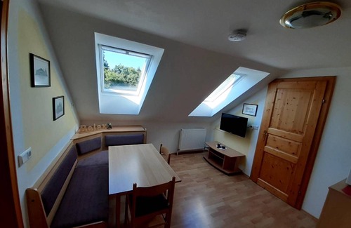 Gundersdorf Apartment | 80 m² Apartment ∙ 3 bedrooms ∙ 6 guests