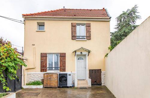 Saint-Michel-sur-Orge Villa | 80 m² Villa ∙ 3 bedrooms ∙ 6 guests