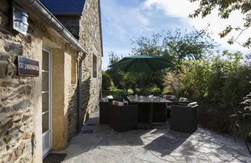 Langoat House | 80 m² Gîte ∙ 3 bedrooms ∙ 6 guests