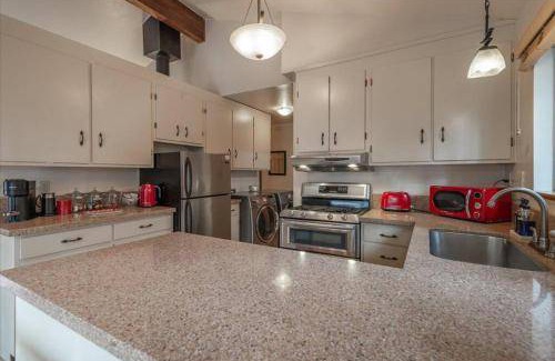 Ridgewood House | 80 m² House ∙ 2 bedrooms ∙ 6 guests