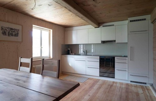 Heiligkreuz House | 80 m² House ∙ 2 bedrooms ∙ 4 guests