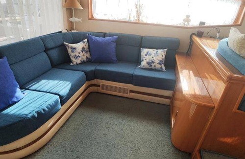 Castellammare Vucciria Boat Rental | 80 m² Houseboat ∙ 3 bedrooms ∙ 6 guests
