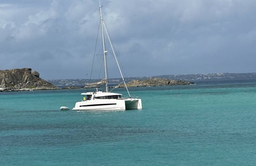 Grand Case Boat Rental | 80 m² Houseboat ∙ 2 bedrooms ∙ 4 guests