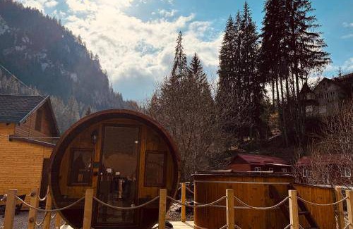 Lacu Rosu Cabin | 80 m² Lodge ∙ 3 bedrooms ∙ 10 guests