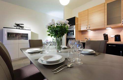 Neudorf-Weimershof Apartment | 80 m² Apartment ∙ 1 bedroom ∙ 5 guests