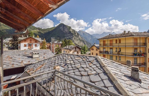 Brusson House | 80 m² Maisonette ∙ 3 bedrooms ∙ 6 guests