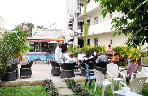 Oshodi-Isolo Apartment | 80 m² Serviced apartment ∙ 3 bedrooms ∙ 6 guests