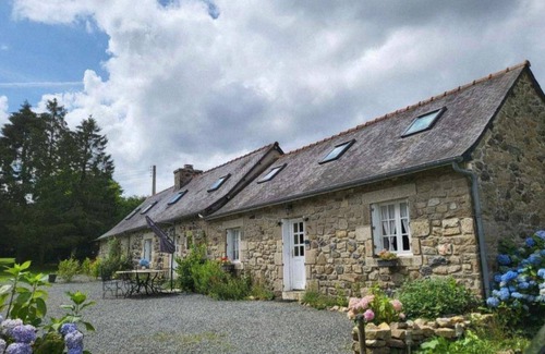Guingamp-Paimpol Armor-Argoat Agglomeration House | 81 m² Gîte ∙ 2 bedrooms ∙ 4 guests