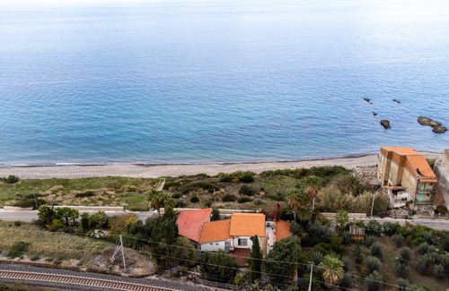 Marina di Caronia House | 82 m² House ∙ 1 bedroom ∙ 4 guests