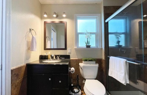 Sunnyvale House | 839-Sunnyvale Great location 2Br/2Bth unit/Kingbed