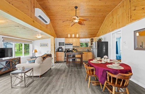 Rideau Lakes House | 84 m² House ∙ 3 bedrooms ∙ 5 guests